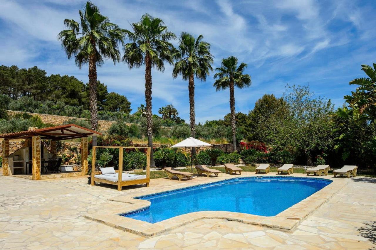 Can Sonrisa - Peaceful And Private With Sea-view And Sport Courts Santa Eulária des Riu