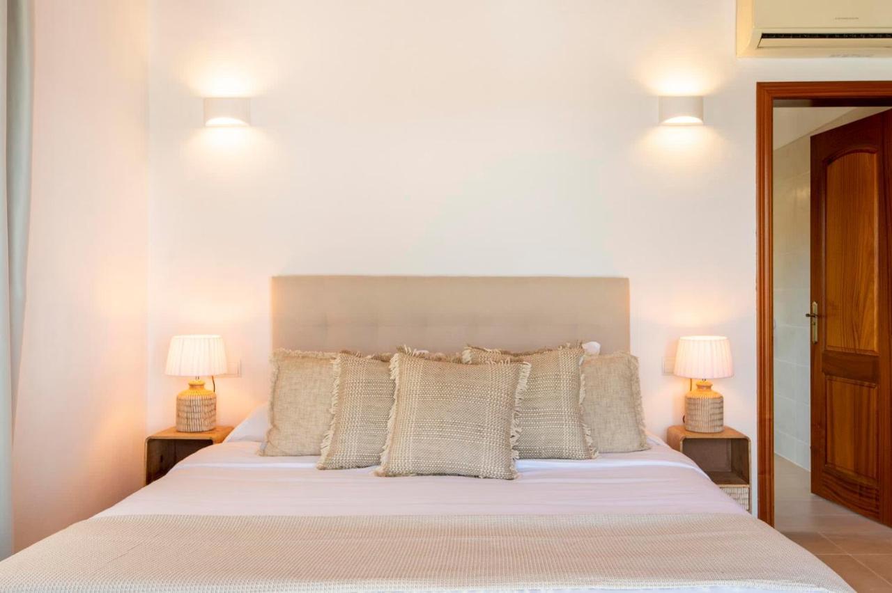 Can Sonrisa - Peaceful And Private With Sea-view And Sport Courts Pousada Santa Eulária des Riu